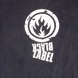 Classic Black Label logo T-shirt. Size M